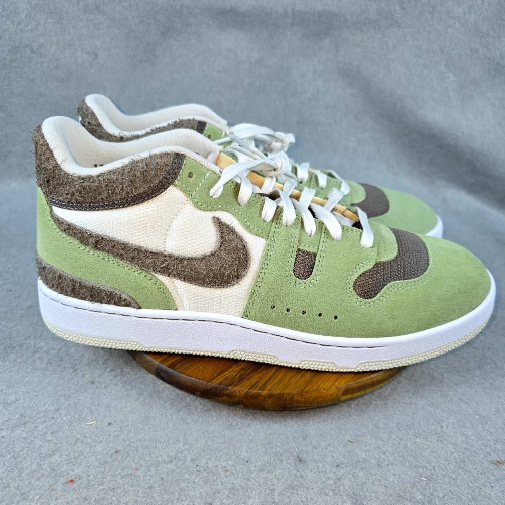 Nike Sneakers Attack Men's Size 11.5 Green White Sudede Athletic Shoes  300 New
